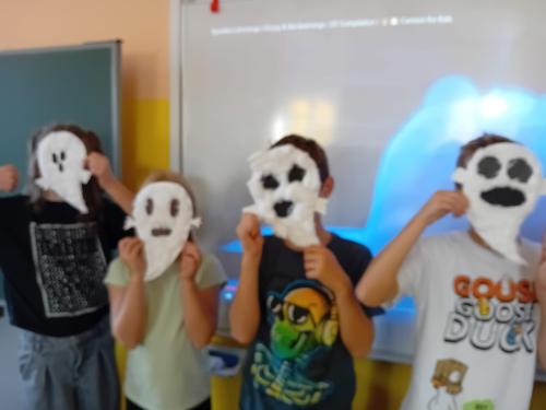 Halloweenské vyrábění- IV. a V. třída