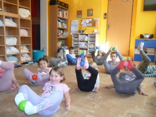 HUDEBNĚ - POHYBOVÝ KROUŽEK