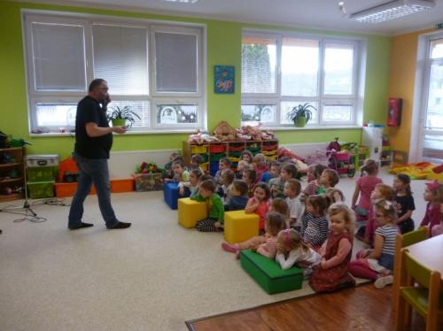 TOULAVÁ KYTARA V MŠ